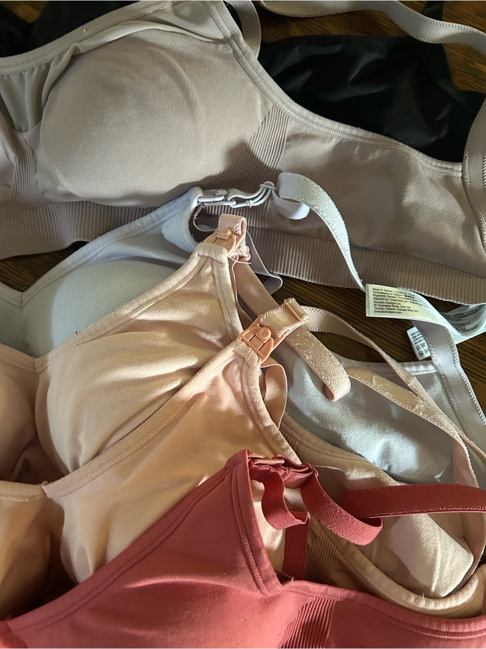 Lot of 6 Bravado Body Silk Seamless Nursing Bras in size medium - Picture 7 of 9